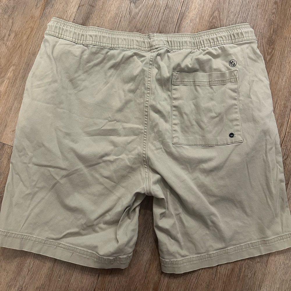 Michael Brandon Essentials Tan Men's Shorts - Picture 3 of 5